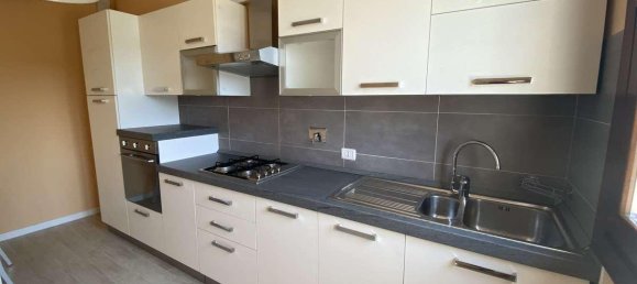 2 rooms Apartment in Montechiarugolo, Italy No. 138609 6