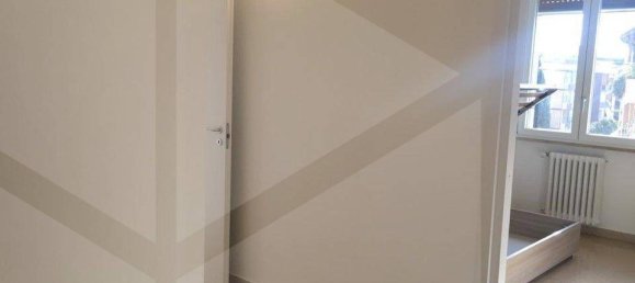 3 bedrooms Apartment in Bari, Italy No. 21033 13