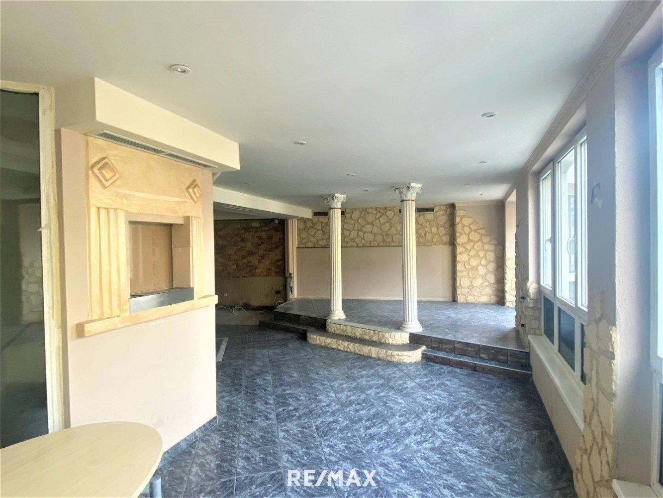 184m² Warehouse in Arzl im Pitztal, Austria No. 76083