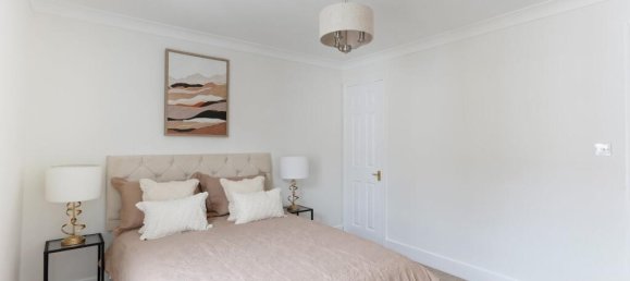 2 Schlafzimmer Haus in Richmond, United Kingdom, Nr. 8971 11