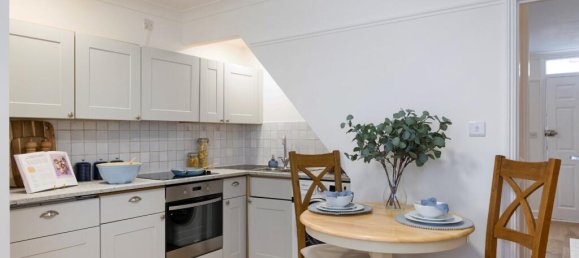 2 Schlafzimmer Haus in Richmond, United Kingdom, Nr. 8971 8