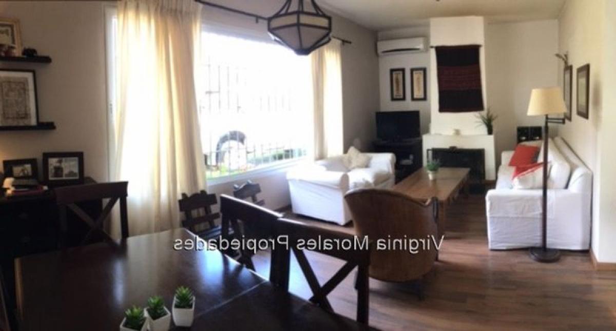 3 bedrooms House in Montevideo, Uruguay No. 11124