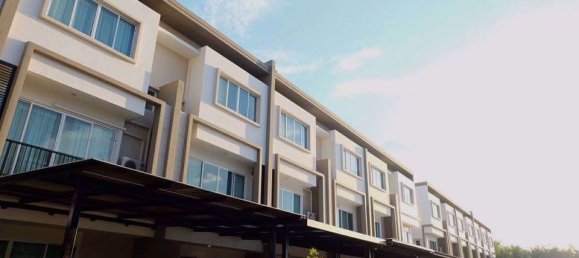 Casa de 3 dormitorios en Phra Khanong, Thailand No. 9837 7