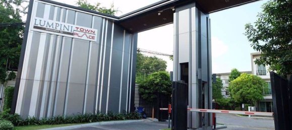 Casa de 3 dormitorios en Phra Khanong, Thailand No. 9837 6