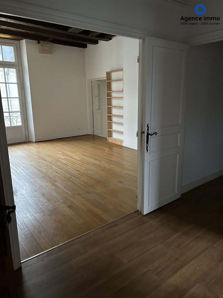 4غرفة شقة في Tours, France رقم 245905