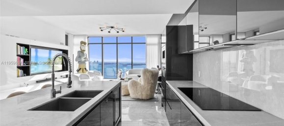 3 chambres propriété commerciale à vendre à Miami, Miami-Dade, Florida, USA № 615619 23