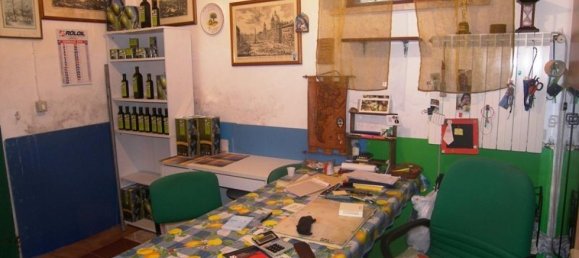 Studio in Chiusi, Italy No. 1489 12