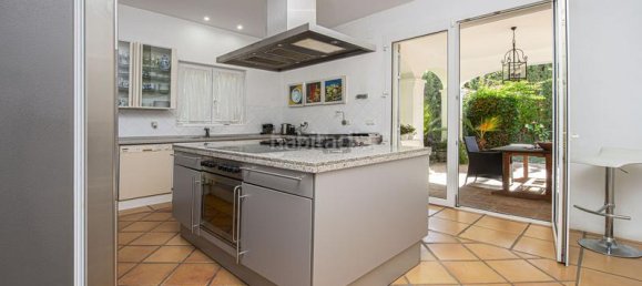 3 bedrooms Villa in Marbella, Spain No. 117174 27