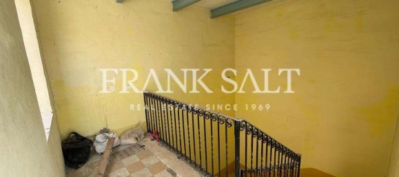 9 bedrooms Townhouse in Senglea, Malta No. 2293 3