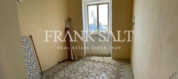 9 bedrooms Townhouse in Senglea, Malta No. 2293 2