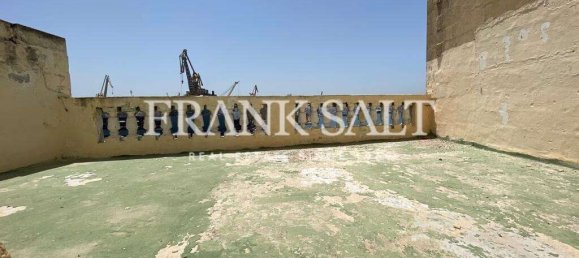 9 bedrooms Townhouse in Senglea, Malta No. 2293 5