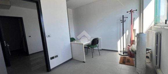 94m² Office in Pianiga, Italy No. 283131 3