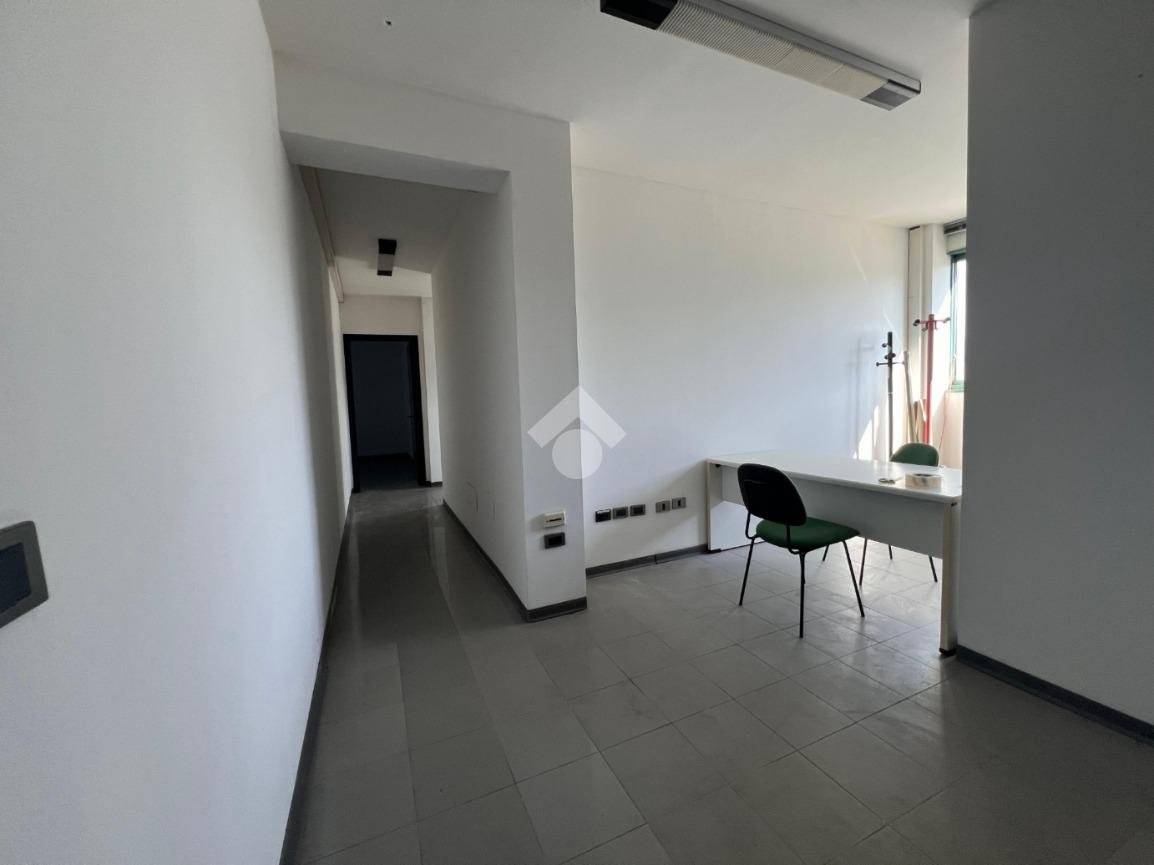 94m² Office in Pianiga, Italy No. 283131