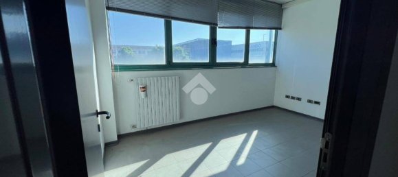 94m² Office in Pianiga, Italy No. 283131 13