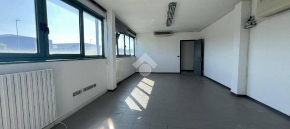 94m² Office in Pianiga, Italy No. 283131 12