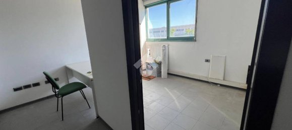 94m² Office in Pianiga, Italy No. 283131 2