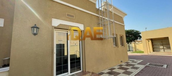 4 bedrooms Villa in Dubai, UAE No. 6694 7