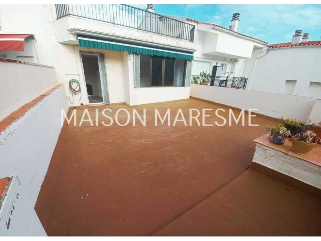 Casa de 3 dormitorios en Canet de Mar, Spain No. 266716