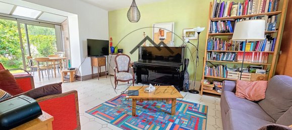 3 bedrooms House in Mello, France No. 357705 2