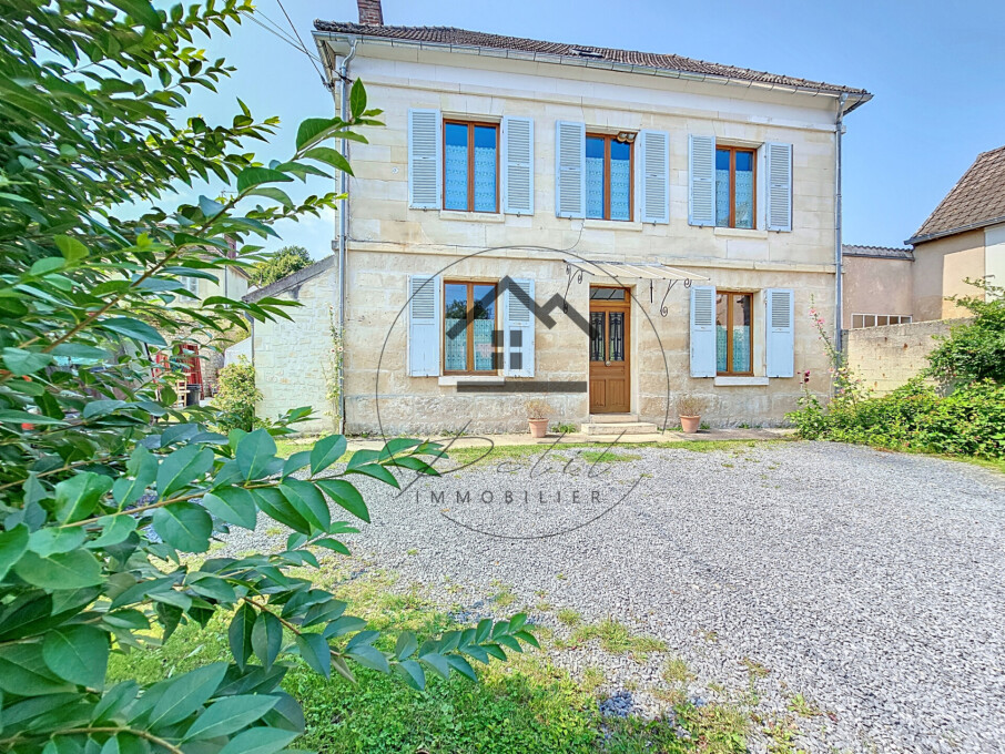 3 bedrooms House in Mello, France No. 357705