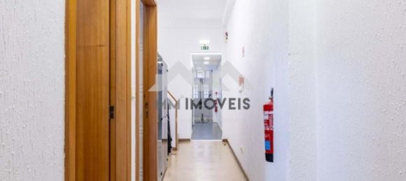 322m² Building in Porto, Portugal No. 145275 9