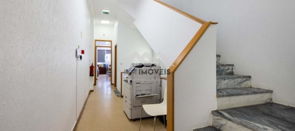 322m² Building in Porto, Portugal No. 145275 28