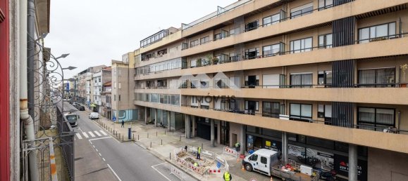 322m² Building in Porto, Portugal No. 145275 30