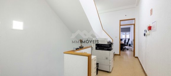 322m² Building in Porto, Portugal No. 145275 18