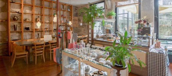 Propriété commerciale à Porto, Portugal 149m² No. 190690 2