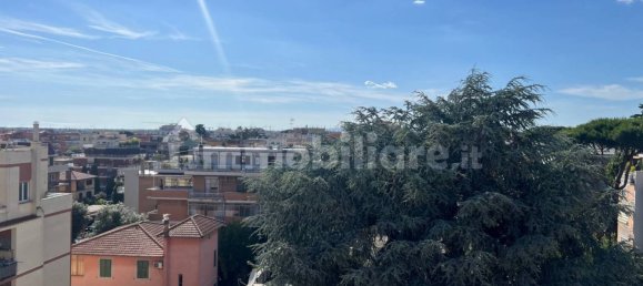 Ático de 1 dormitorio en Rome, Italy No. 379895 3