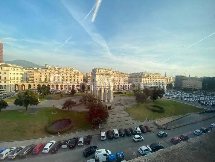 Bureau à Genoa, Italy 402m² No. 63412