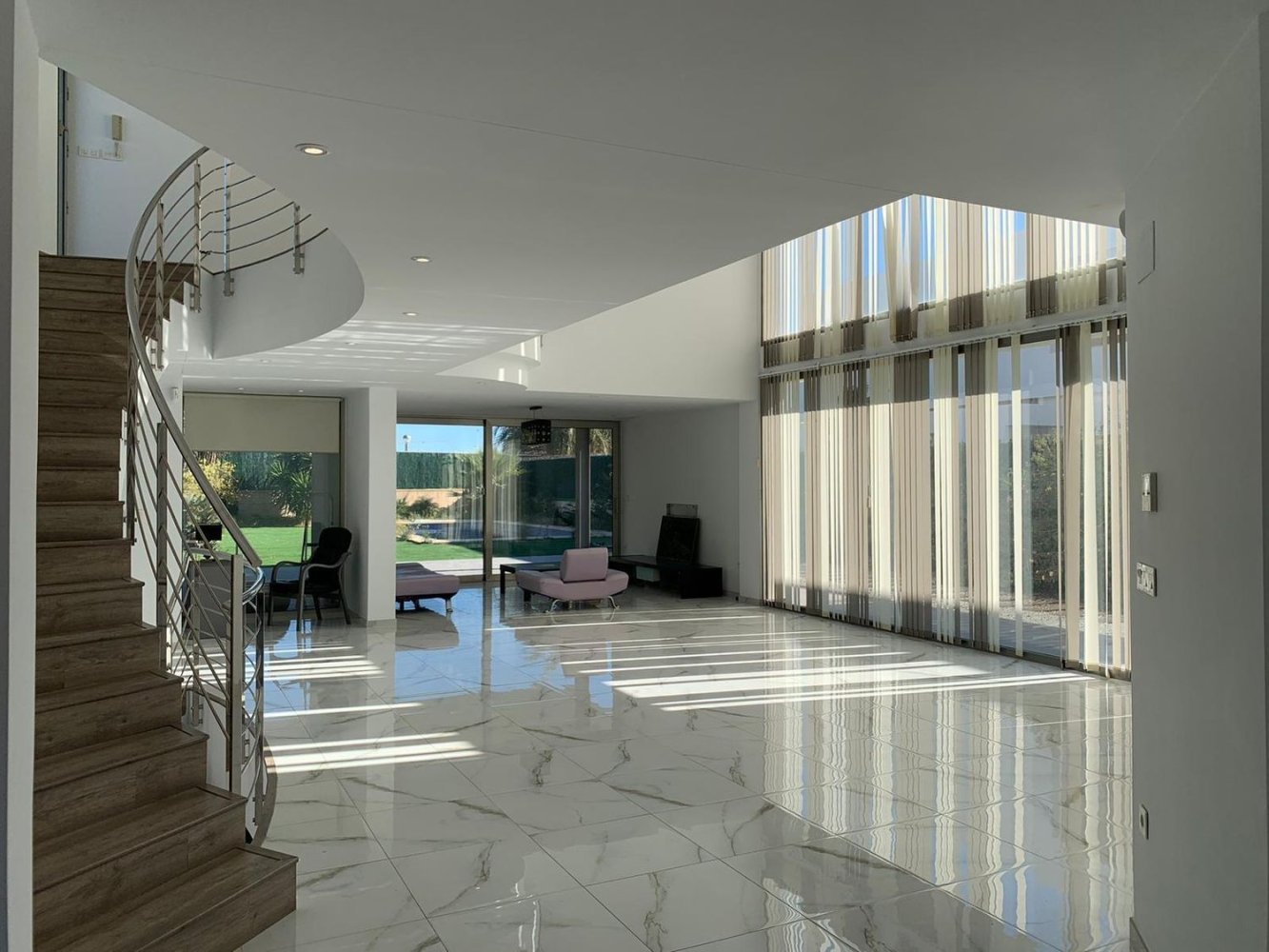 7 bedrooms House in Alicante, Spain No. 278524