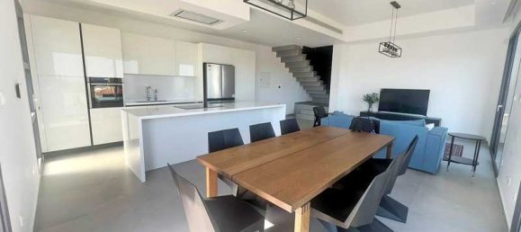 4 bedrooms House in Agios Athanasios, Cyprus No. 10715 3