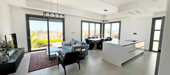 4 bedrooms House in Agios Athanasios, Cyprus No. 10715 2