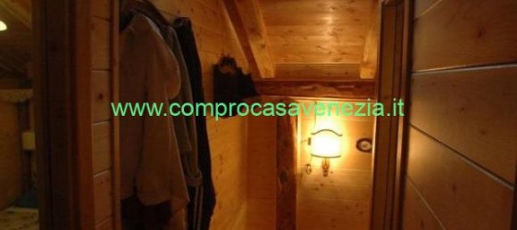 Дом с 6 комнатами в Валь ди Зольдо, Италия № 238250 29