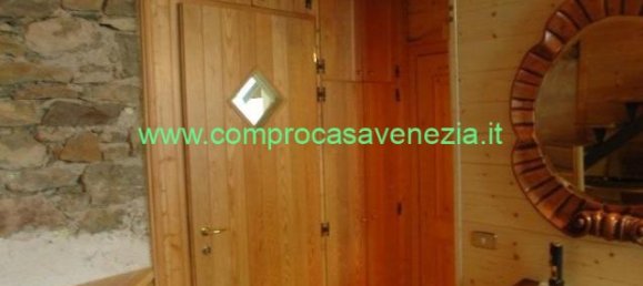 Дом с 6 комнатами в Валь ди Зольдо, Италия № 238250 19