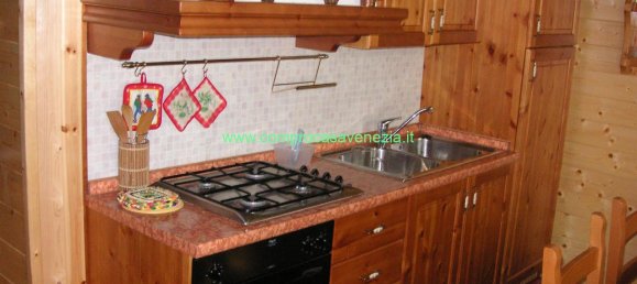 Дом с 6 комнатами в Валь ди Зольдо, Италия № 238250 10