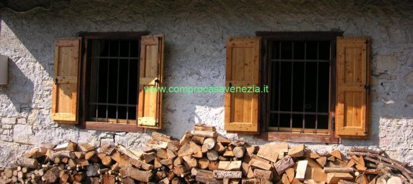 Дом с 6 комнатами в Валь ди Зольдо, Италия № 238250 22