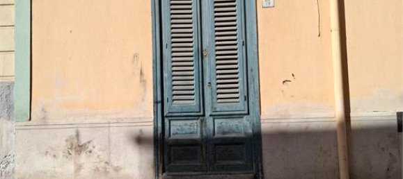 3 rooms Apartment in Palermo, Italy No. 77115 3