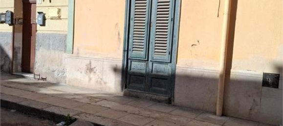 3 rooms Apartment in Palermo, Italy No. 77115 2