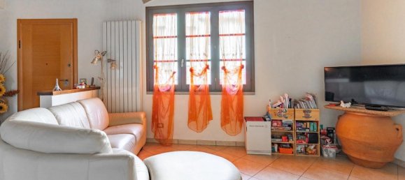 Дом с 6 комнатами в Эмполи, Италия № 79037 17