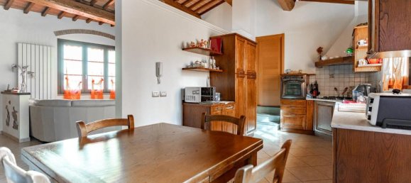 Дом с 6 комнатами в Эмполи, Италия № 79037 25