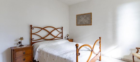 Дом с 6 комнатами в Эмполи, Италия № 79037 7