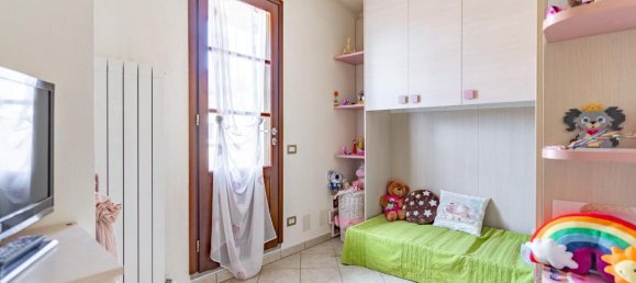 Дом с 6 комнатами в Эмполи, Италия № 79037 13