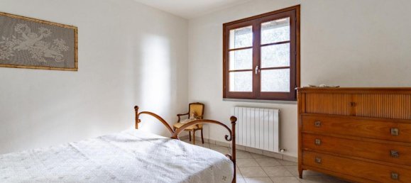 Дом с 6 комнатами в Эмполи, Италия № 79037 5