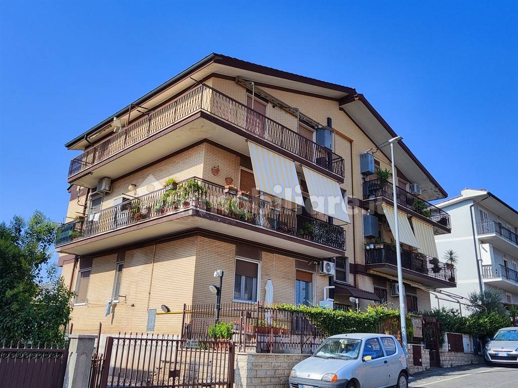 2 bedrooms Apartment in Rome, Italy No. 14676