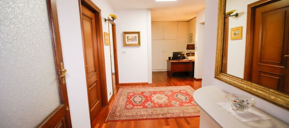 115m² Office in Turin, Italy No. 211049 5