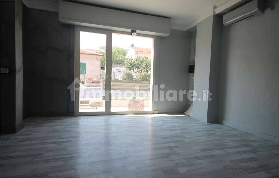 Propiedad comercial de 2 habitaciónes en Senigallia, Italy No. 257562