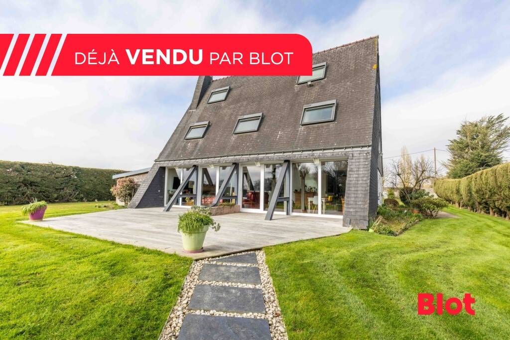 Villa de 5 dormitorios en Talensac, France No. 194188