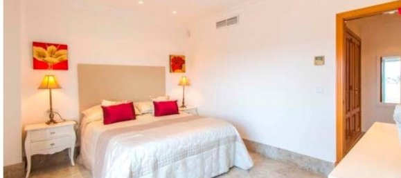 3 bedrooms Villa in Marbella, Spain No. 2542 7